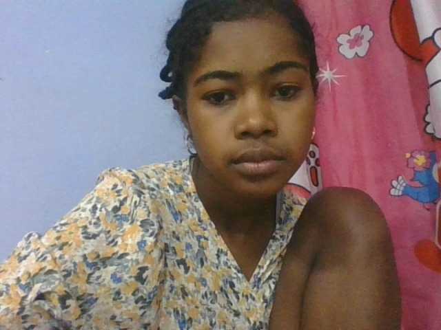 Phaniah1a live cam on BongaCams
