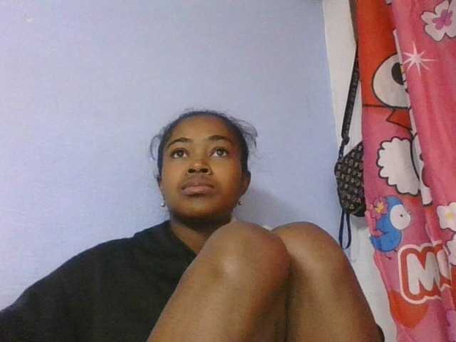 Phaniah1a live cam on BongaCams