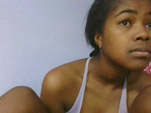 Phaniah1a live cam on BongaCams