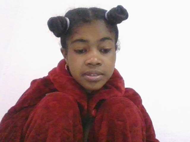Phaniah1a live cam on BongaCams