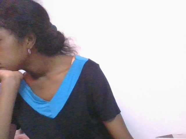 Phaniah1a live cam on BongaCams