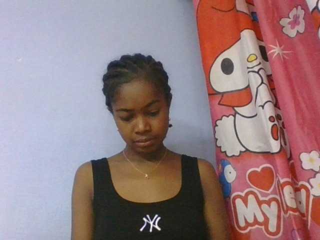 Phaniah1a live cam on BongaCams
