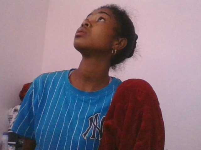 Phaniah1a live cam on BongaCams