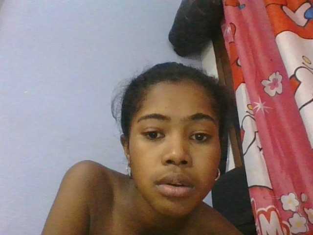Phaniah1a live cam on BongaCams
