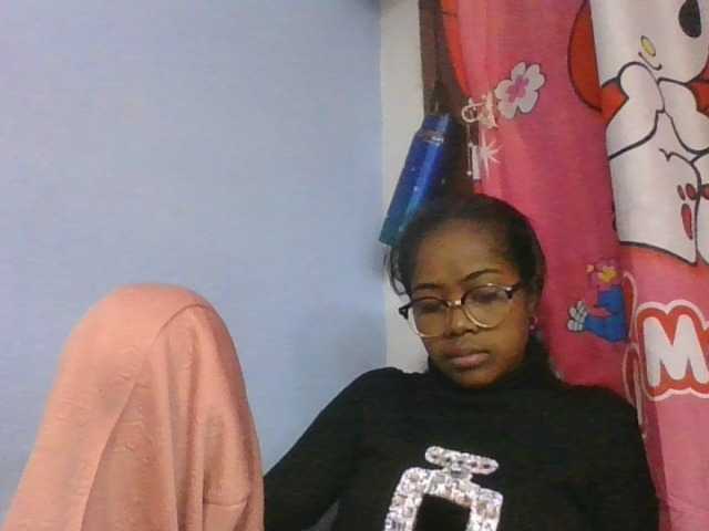 Phaniah1a live cam on BongaCams