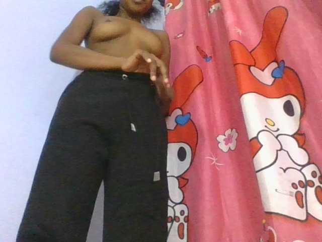 Phaniah1a live cam on BongaCams