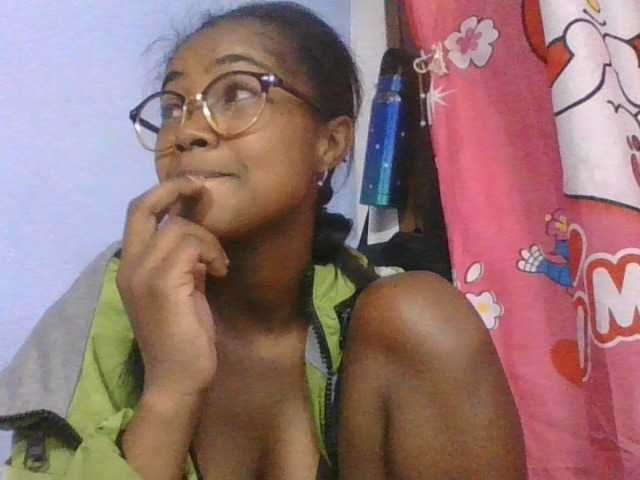 Phaniah1a live cam on BongaCams
