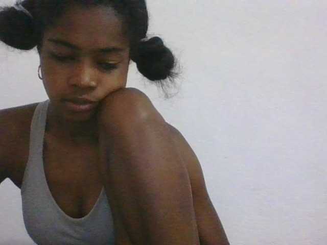 Phaniah1a live cam on BongaCams
