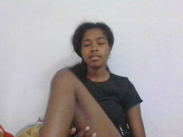 Phaniah1a live cam on BongaCams