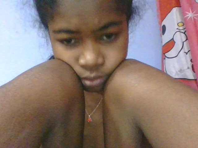 Phaniah1a live cam on BongaCams