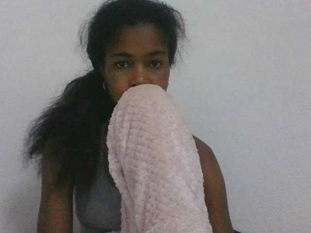 Phaniah1a live cam on BongaCams