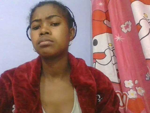 Phaniah1a live cam on BongaCams