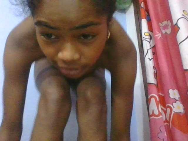 Phaniah1a live cam on BongaCams