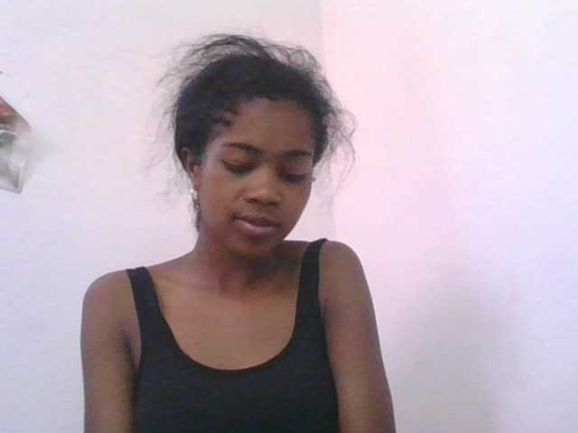 Phaniah1a live cam on BongaCams