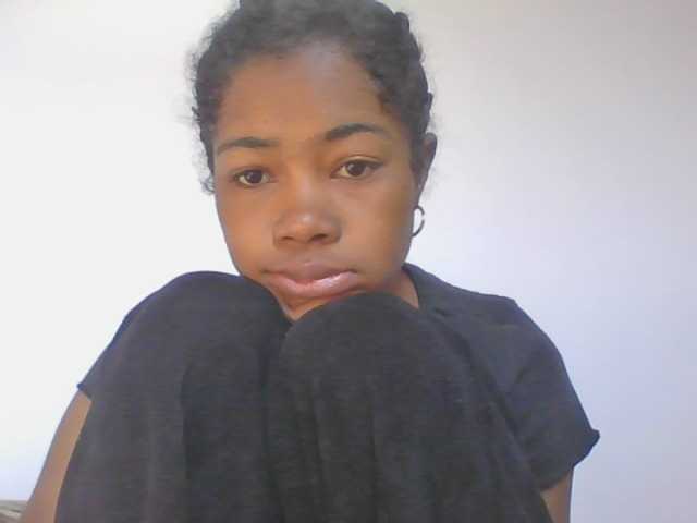Phaniah1a live cam on BongaCams