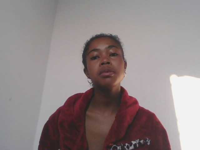 Phaniah1a live cam on BongaCams