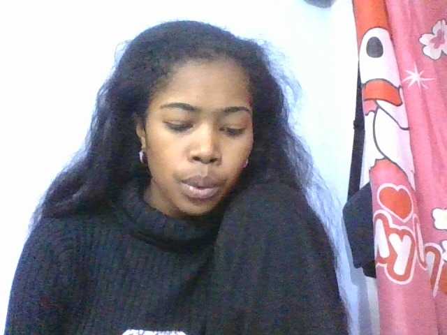 Phaniah1a live cam on BongaCams