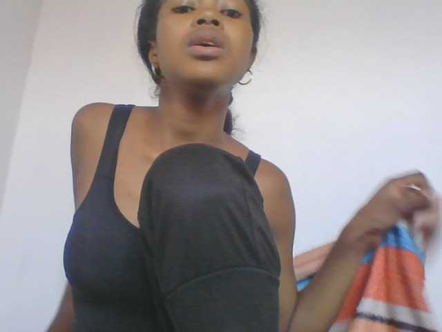 Phaniah1a live cam on BongaCams