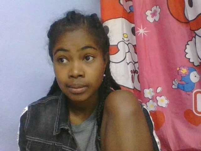 Phaniah1a live cam on BongaCams