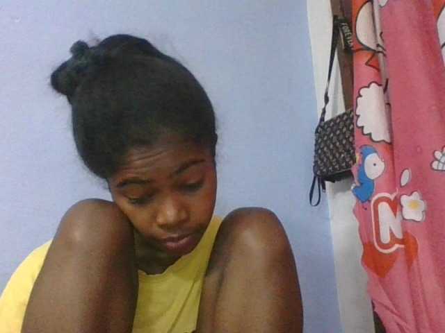 Phaniah1a live cam on BongaCams