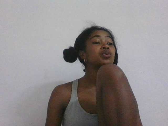 Phaniah1a live cam on BongaCams