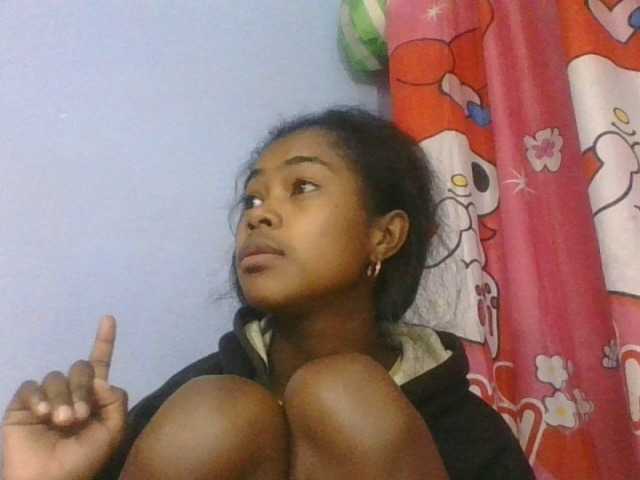 Phaniah1a live cam on BongaCams