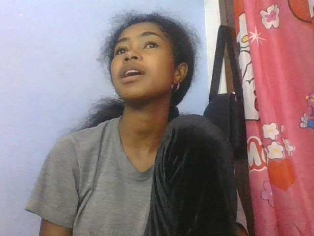 Phaniah1a live cam on BongaCams
