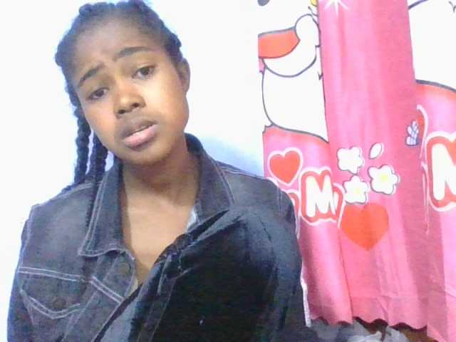 Phaniah1a live cam on BongaCams