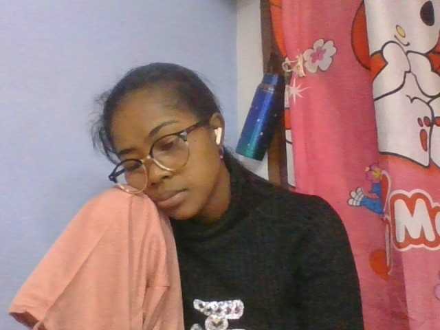 Phaniah1a live cam on BongaCams