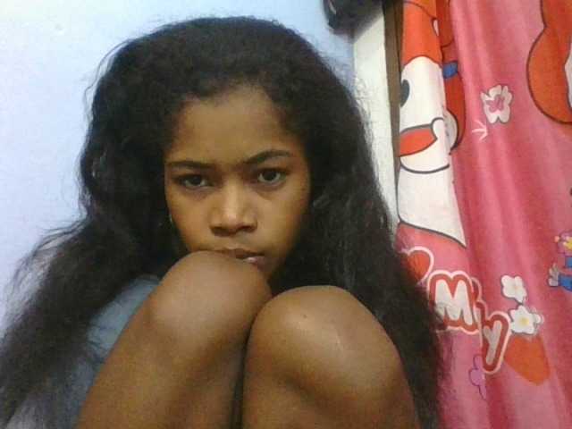 Phaniah1a live cam on BongaCams