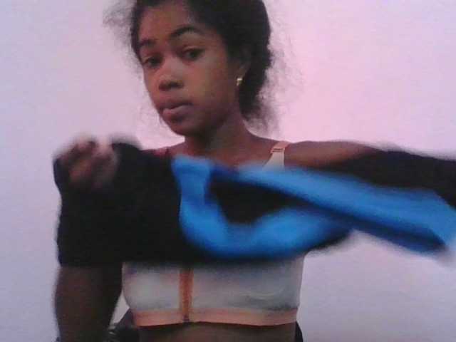 Phaniah1a live cam on BongaCams