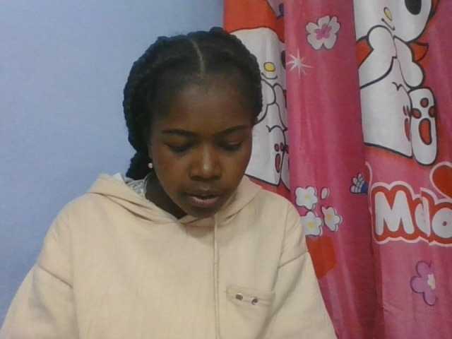 Phaniah1a live cam on BongaCams