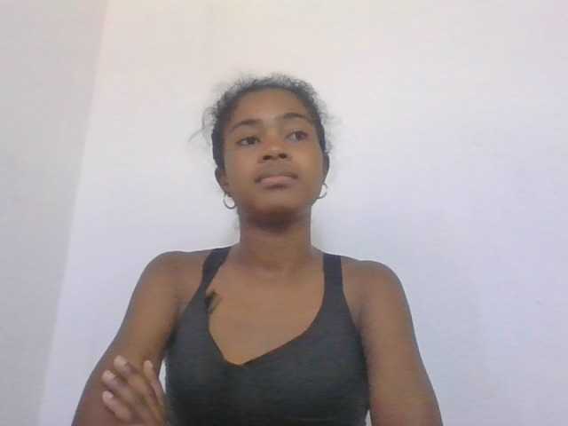 Phaniah1a live cam on BongaCams