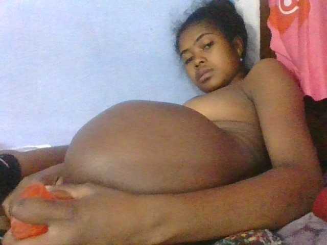 Phaniah1a live cam on BongaCams