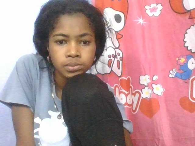 Phaniah1a live cam on BongaCams