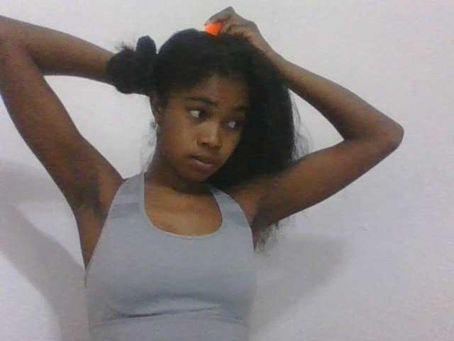 Phaniah1a live cam on BongaCams