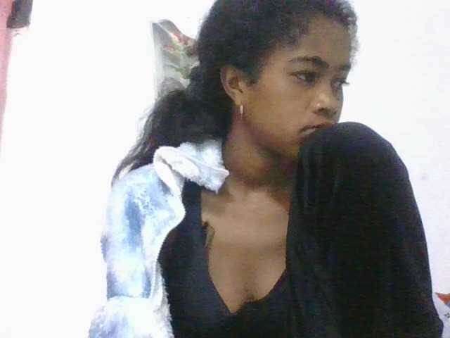 Phaniah1a live cam on BongaCams