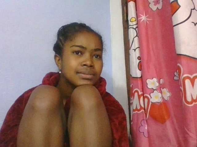 Phaniah1a live cam on BongaCams