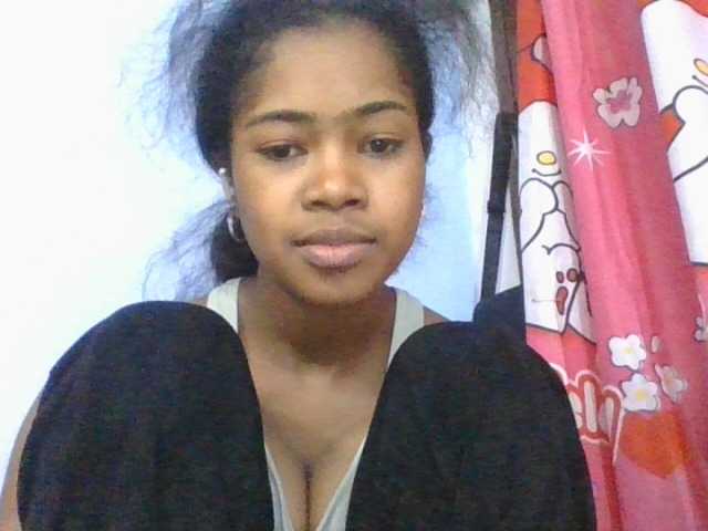 Phaniah1a live cam on BongaCams