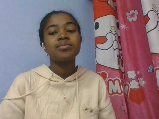 Phaniah1a live cam on BongaCams