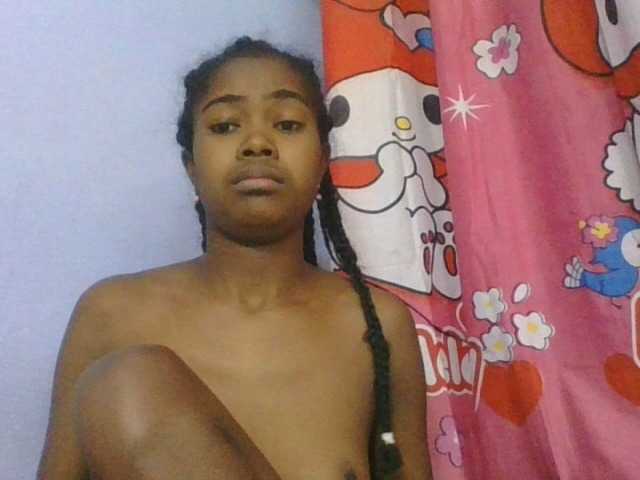 Phaniah1a live cam on BongaCams