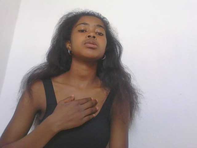 Phaniah1a live cam on BongaCams
