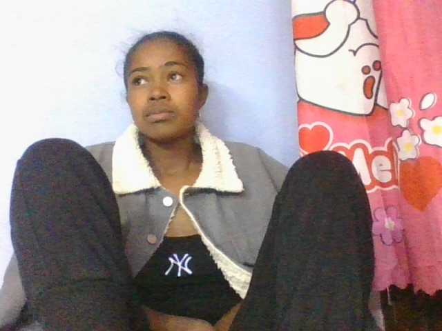 Phaniah1a live cam on BongaCams