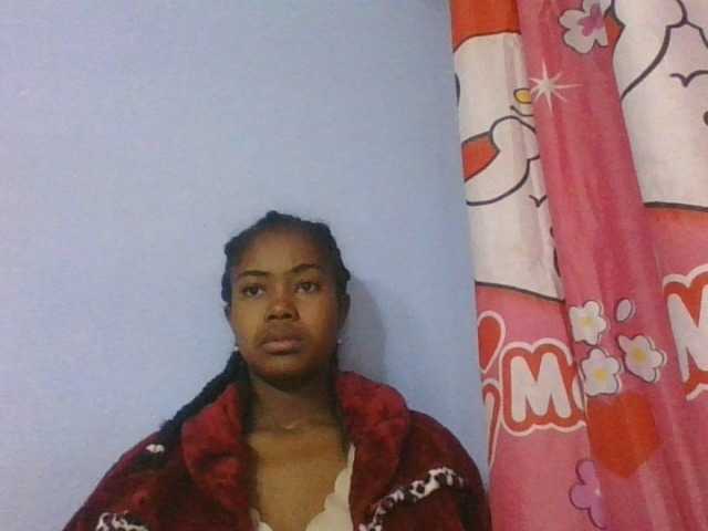 Phaniah1a live cam on BongaCams