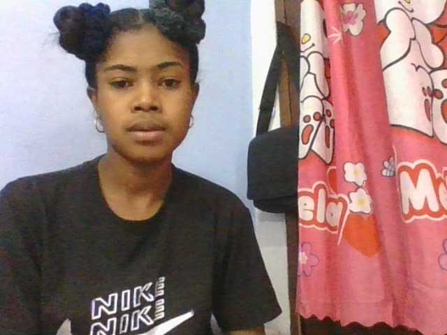 Phaniah1a live cam on BongaCams