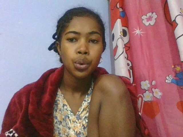 Phaniah1a live cam on BongaCams