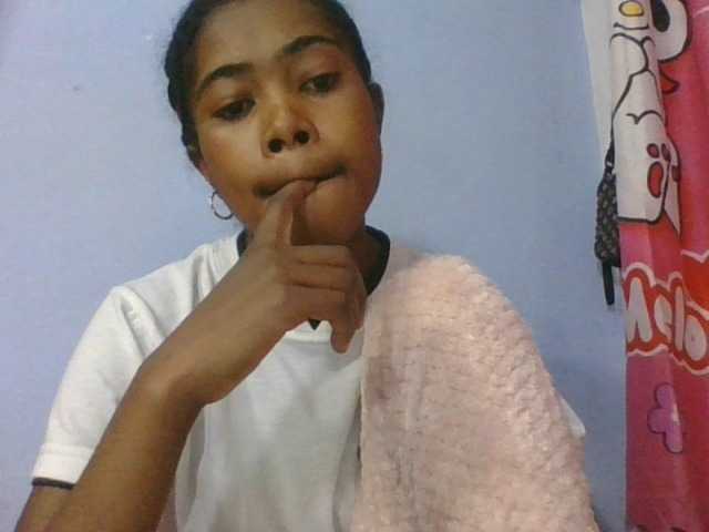 Phaniah1a live cam on BongaCams