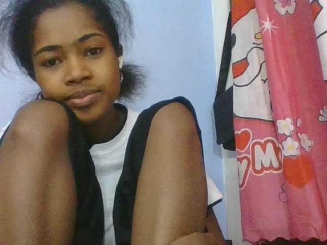 Phaniah1a live cam on BongaCams