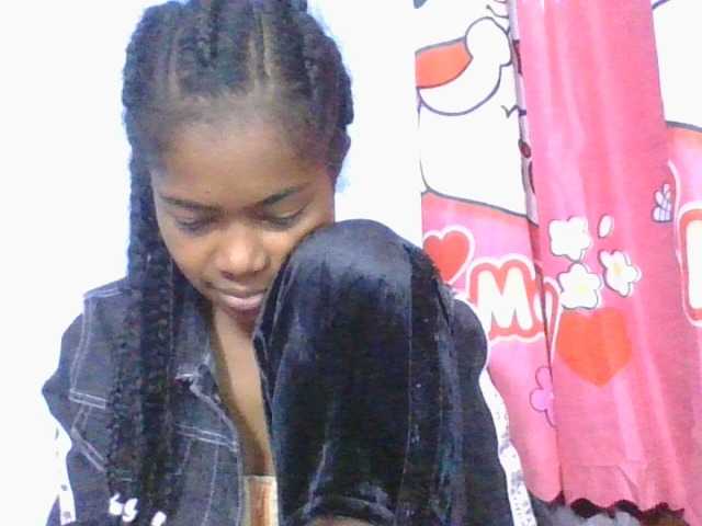 Phaniah1a live cam on BongaCams