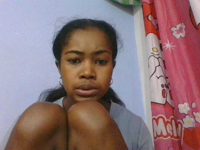 Phaniah1a live cam on BongaCams
